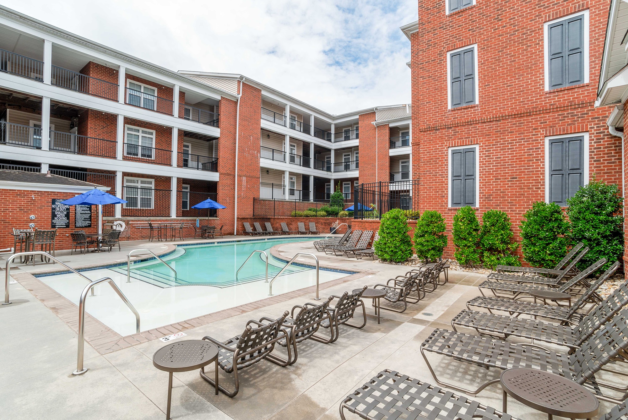 the-province-greensboro-apartments-near-uncg-pool